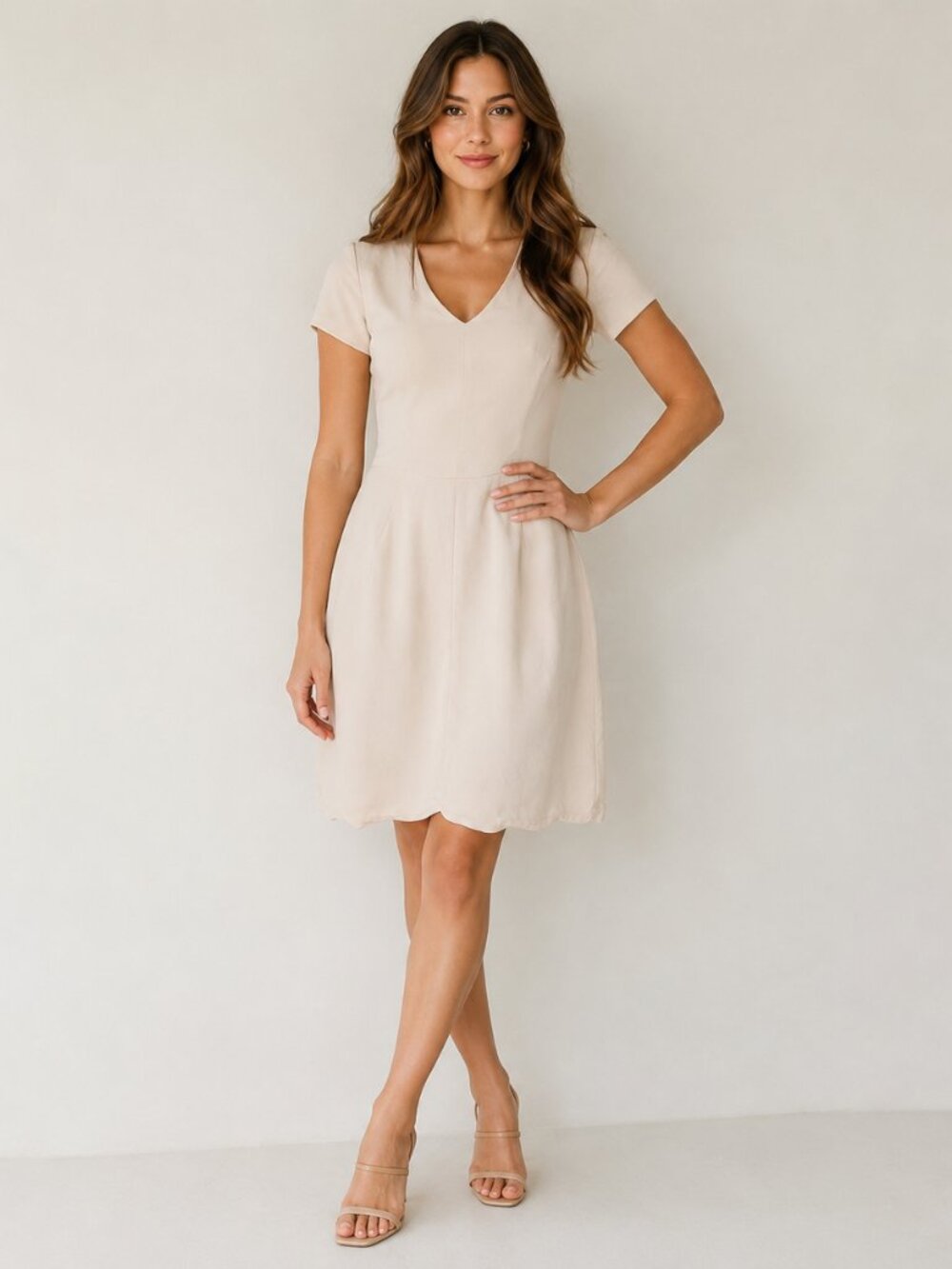 Theory Silk Mini Dress Ivory Short Sleeve V-Neck Size 2-4-6 Lined Silk Tulip Hem